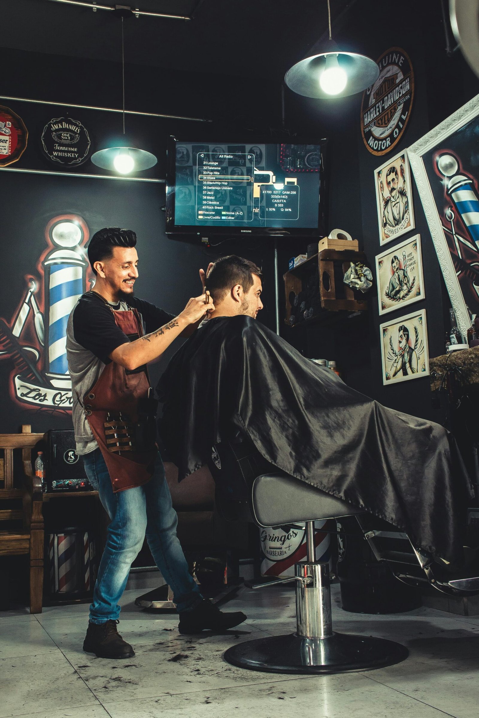 cliente satisfecho en barbería de Jaén